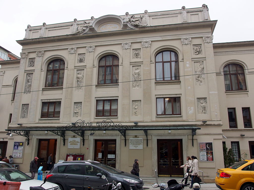 1927 опера 1024px-20131207_Istanbul_076.jpg