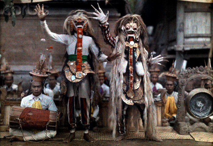 1928 Balinese priests dressed in costume for their sacred lion dance.jpg
