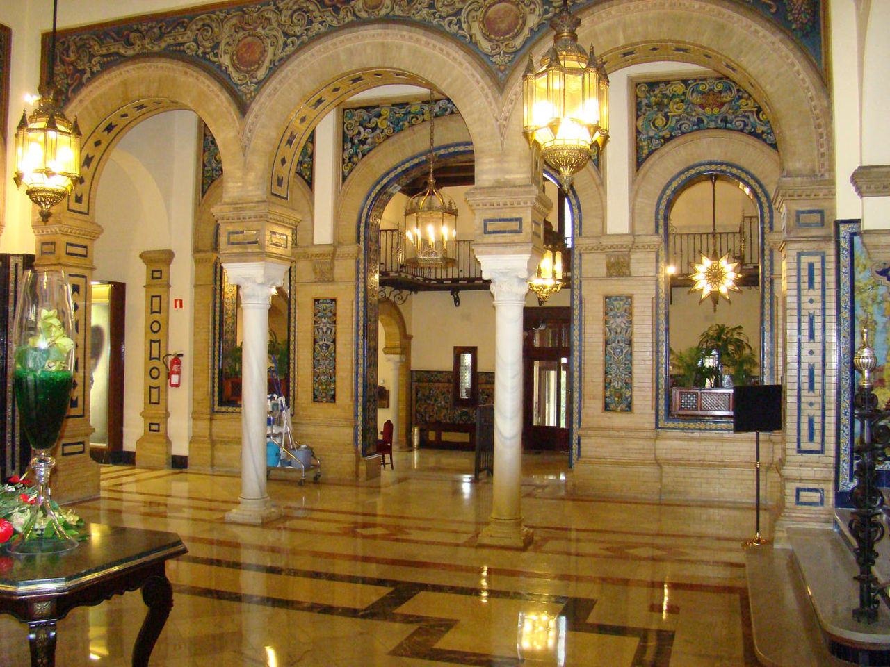 1928Sevilla_Alfonso_XIII_verkl.jpg