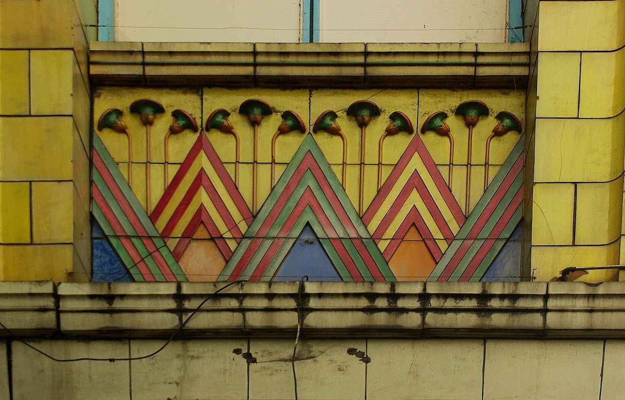 1930Exterior_detail,_former_Carlton_Cinema,_Essex_Road_(geograph_3487771).jpg