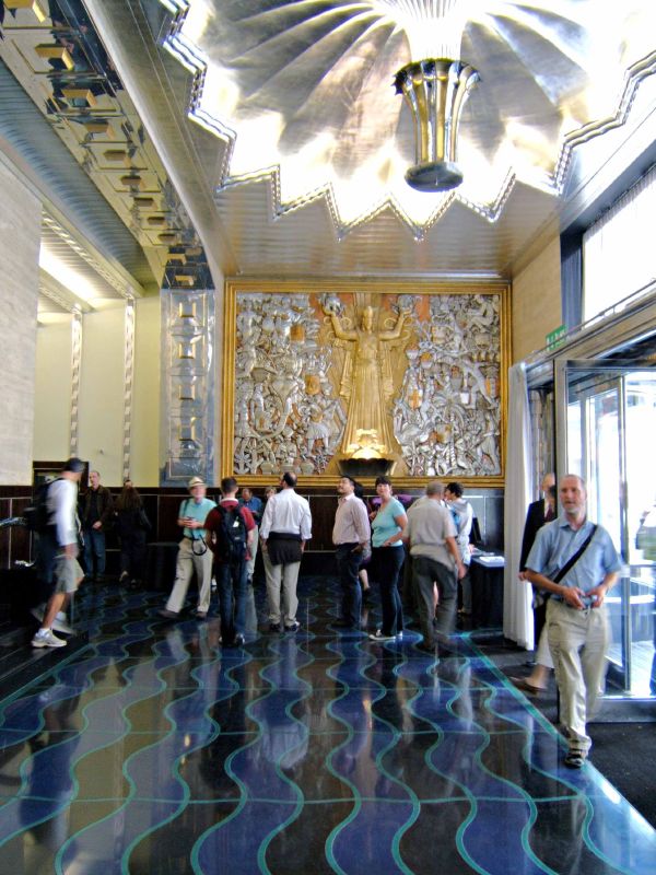 1932Daily_Express_building.jpg