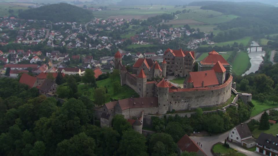 197262857-burg-harburg-woernitz-historisches-gebaeude-stadtansicht.jpg