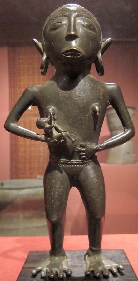 2вMaternity_figure,_Borneo,_c._200_BCE,_bronze,_Honolulu_Museum_of_Art.JPG