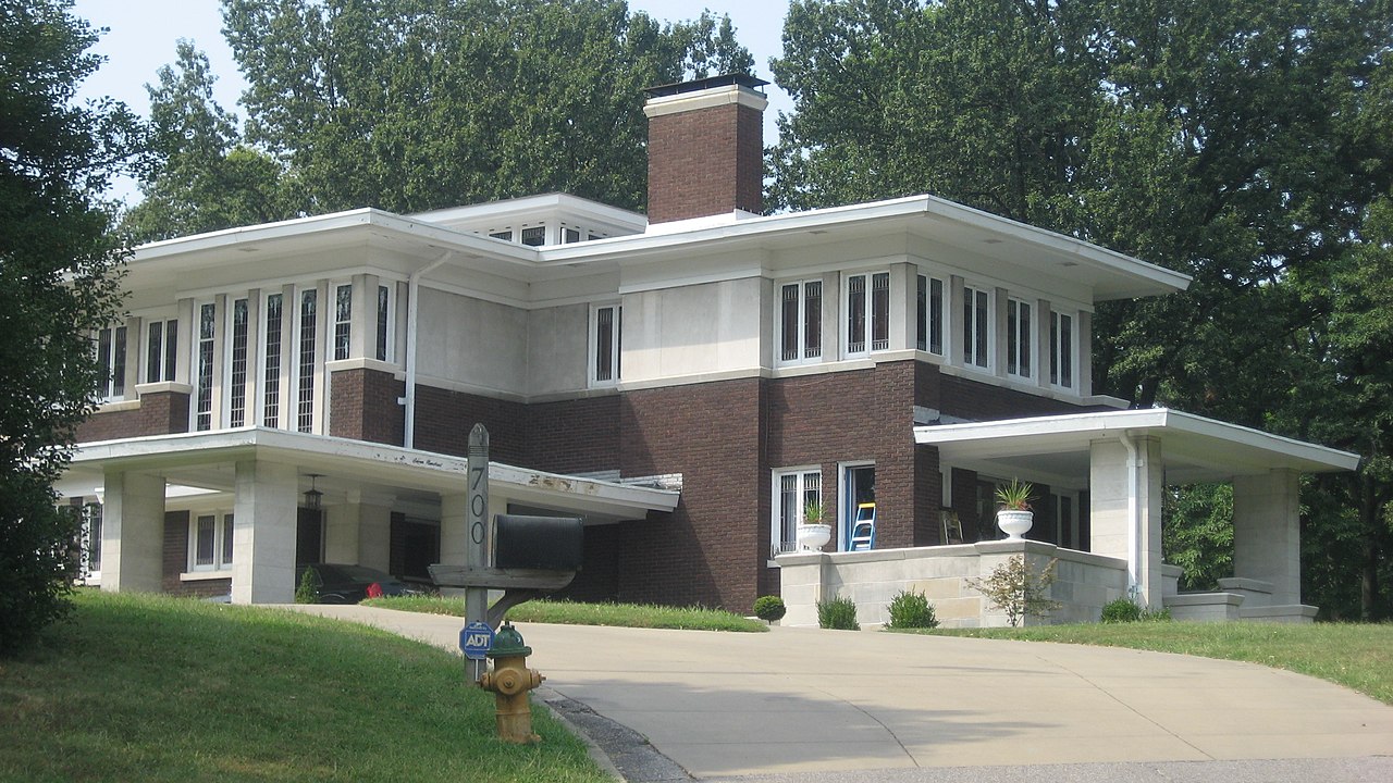 20 1280px-Michael_D._Helfrich_House.jpg