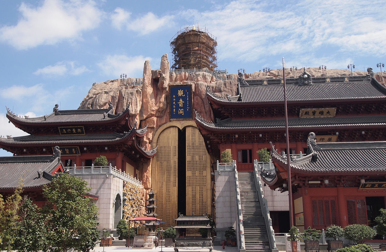 2004 Лунлинь шанхай 1280px-Donglin_Temple_Shanghai_5.jpg