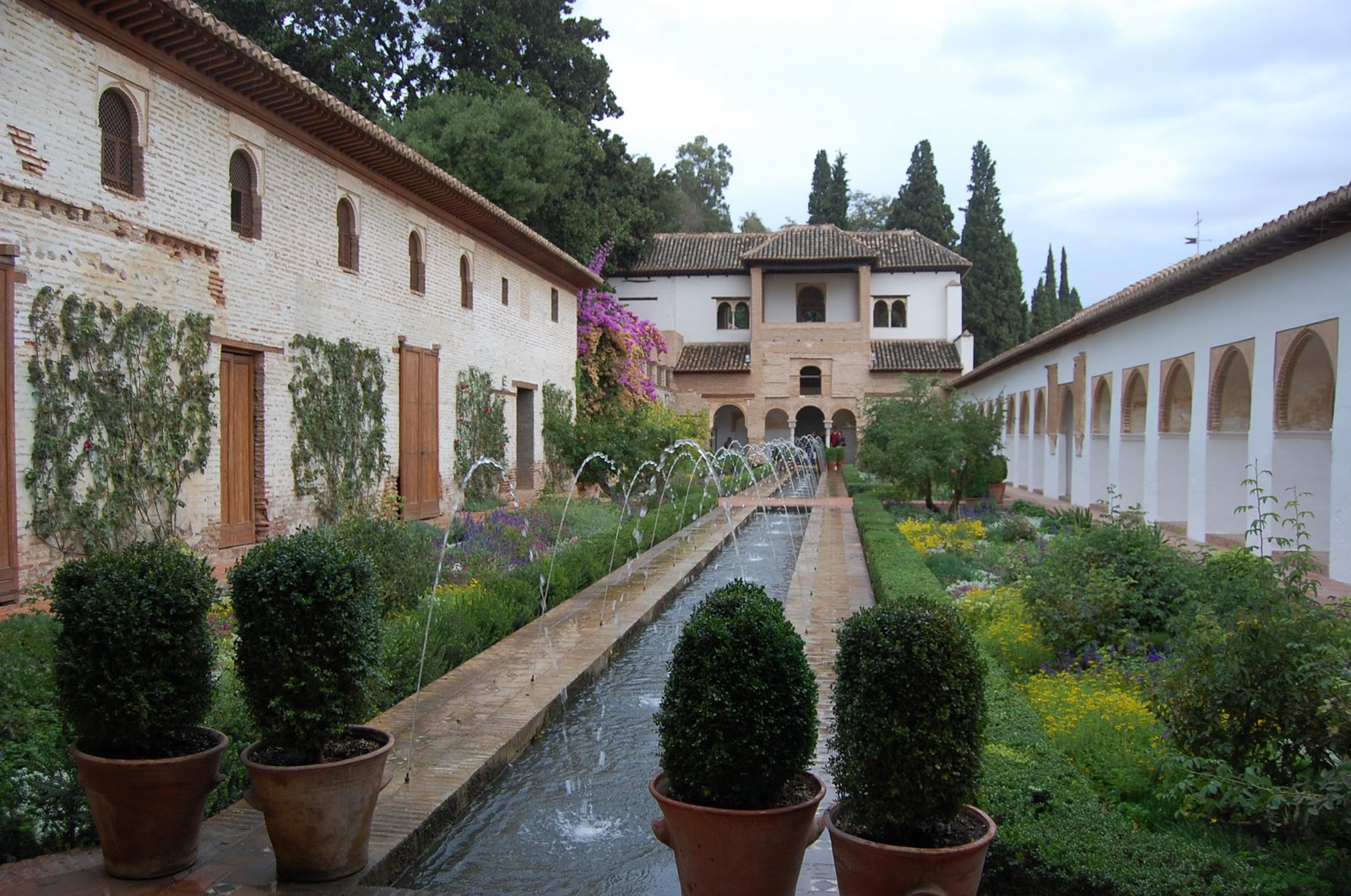 2008_09_23_Spain_Granada_Alhambra_palacio-del-generalife_pool_courtyard-13.JPG