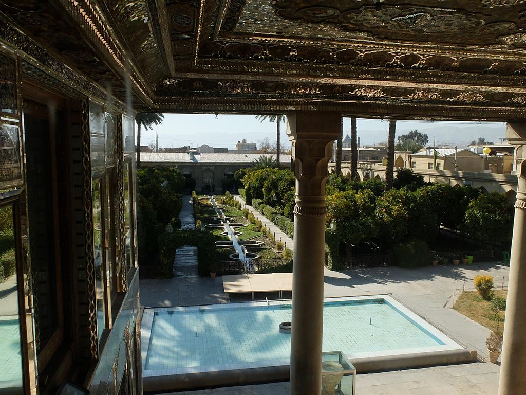 201312_iran_Shiraz_16_(12475130165).jpg