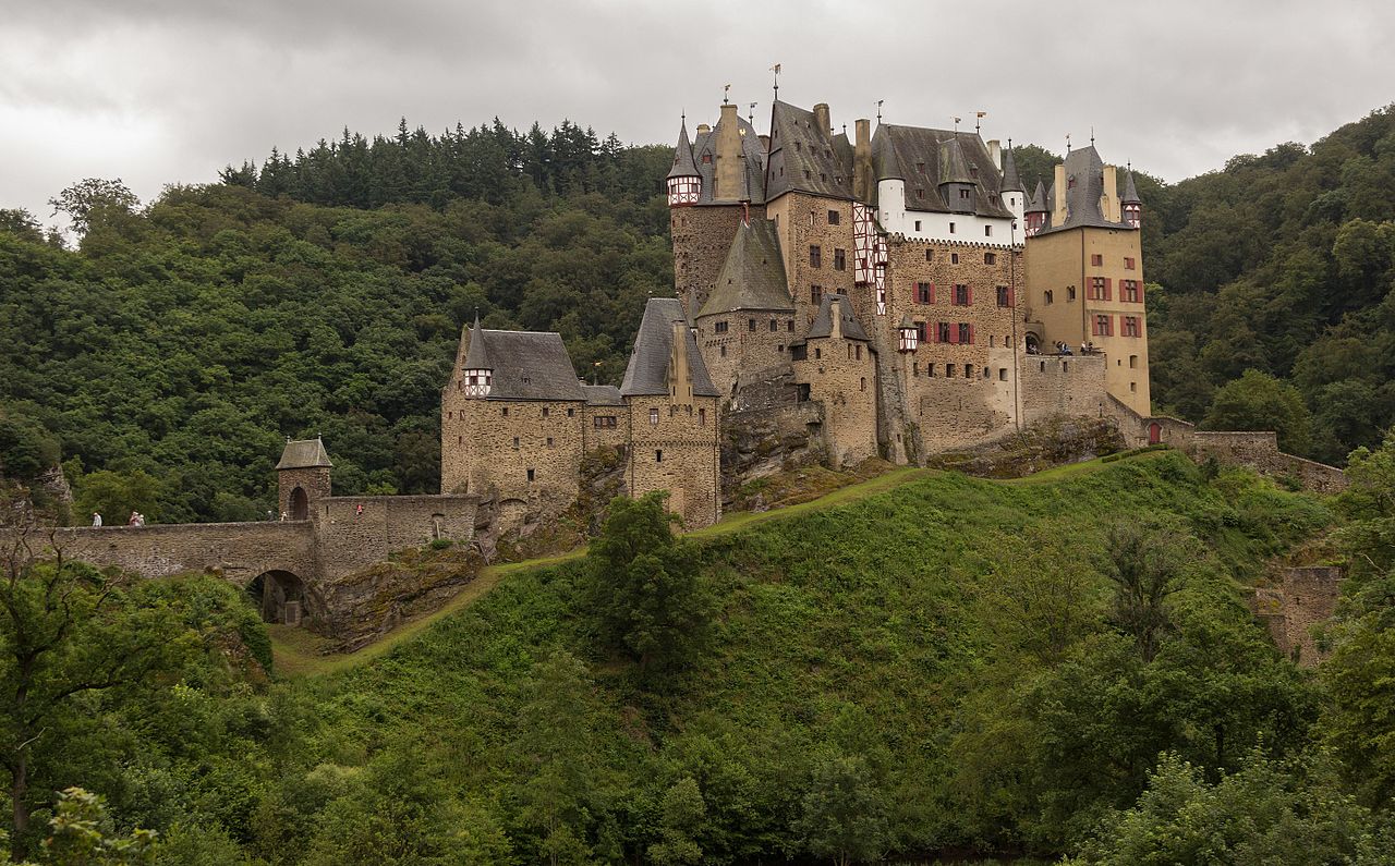 2016_Burg_Eltz_02.jpg