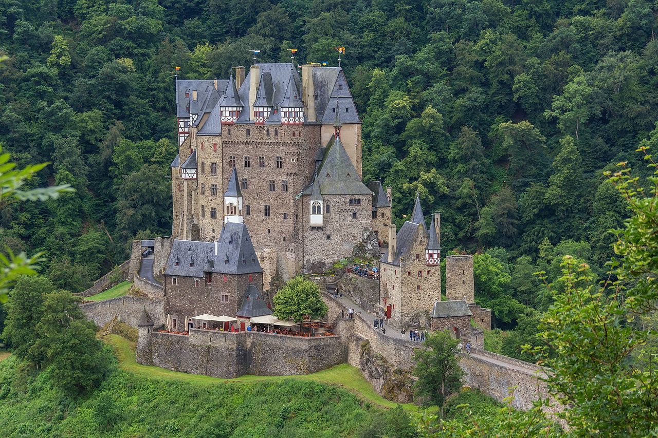 2016_Burg_Eltz_15.jpg