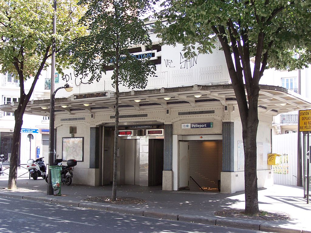 21 1024px-Entrée_station_Pelleport.jpg