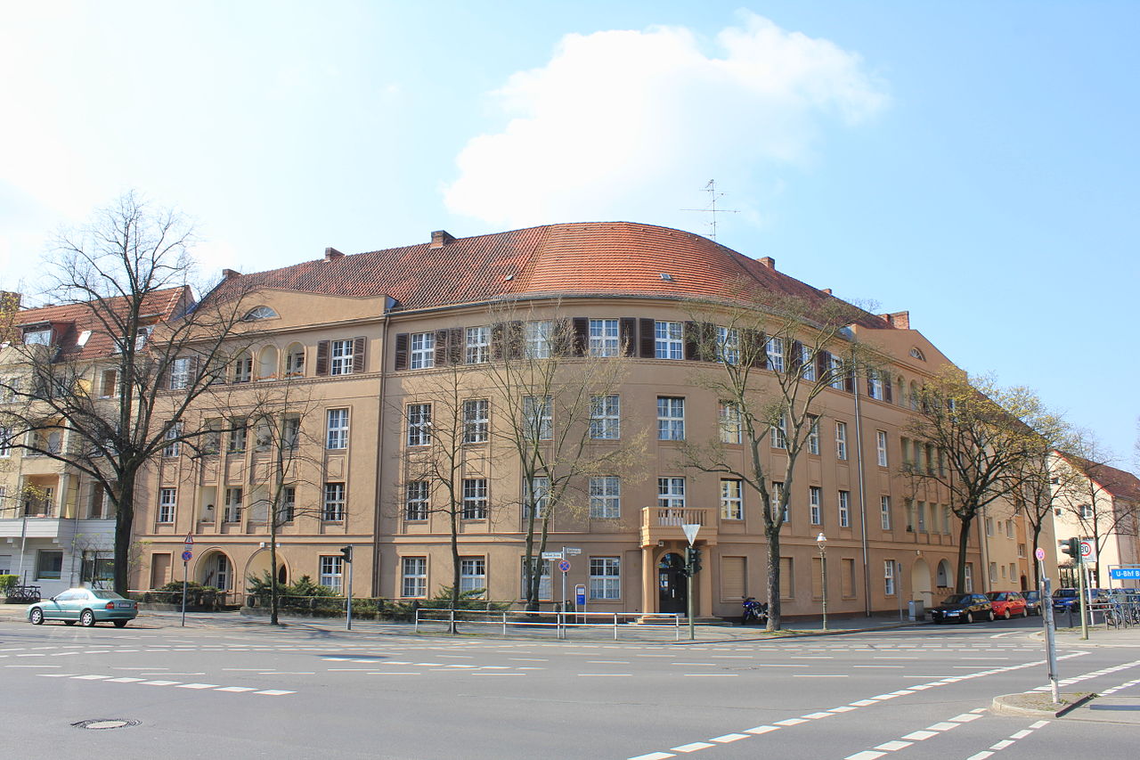21 1280px-09011845_Berlin-Tegel,_Berliner_Straße_41_003.jpg