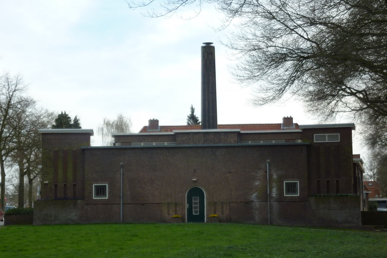 21 1280px-HvsVolksbadhuis2.jpg
