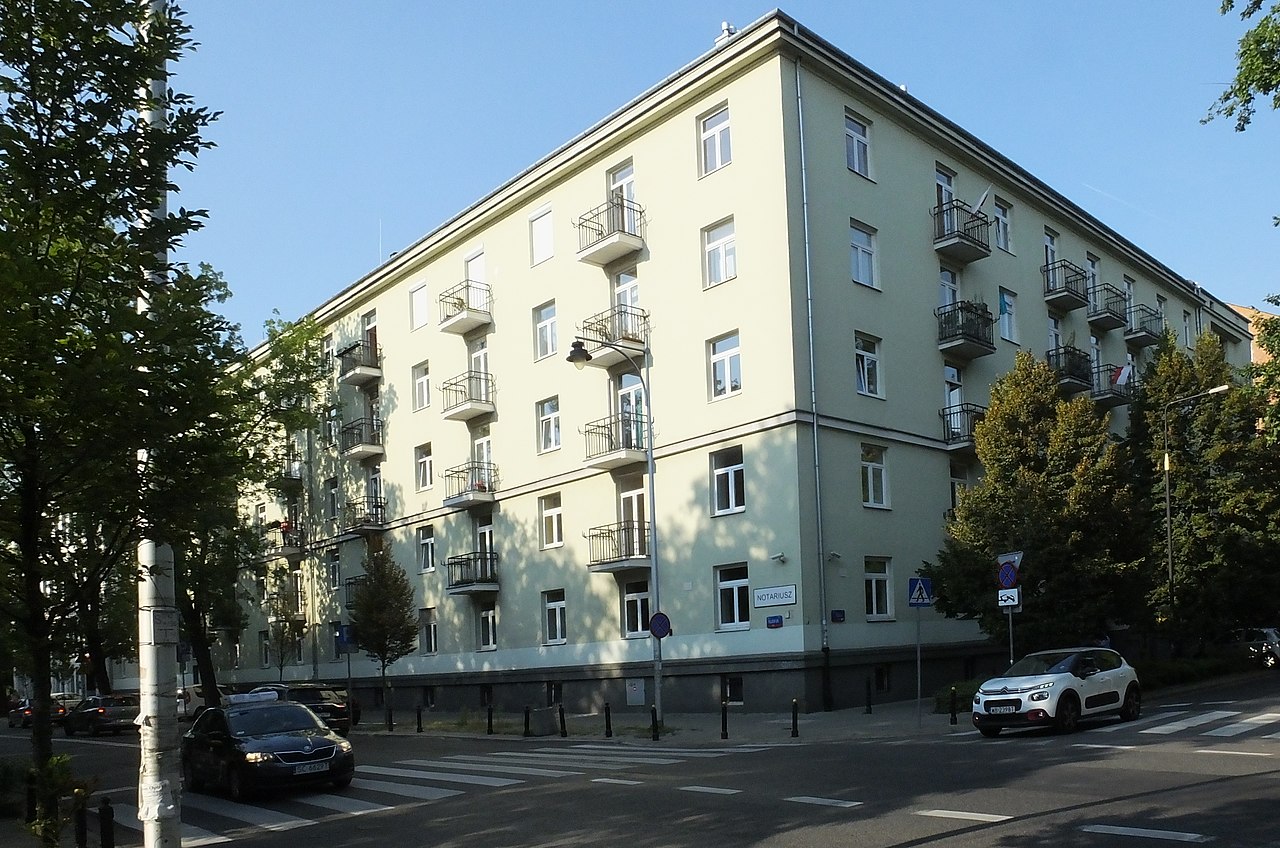 21 Dom_mieszkalny_pracowników_Banku_Rolnego.jpg
