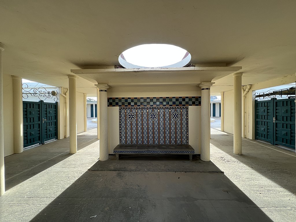 23Établissement_Bains_Pompéiens_-_Deauville_(FR14)_-_2021-11-12_-_9.jpg