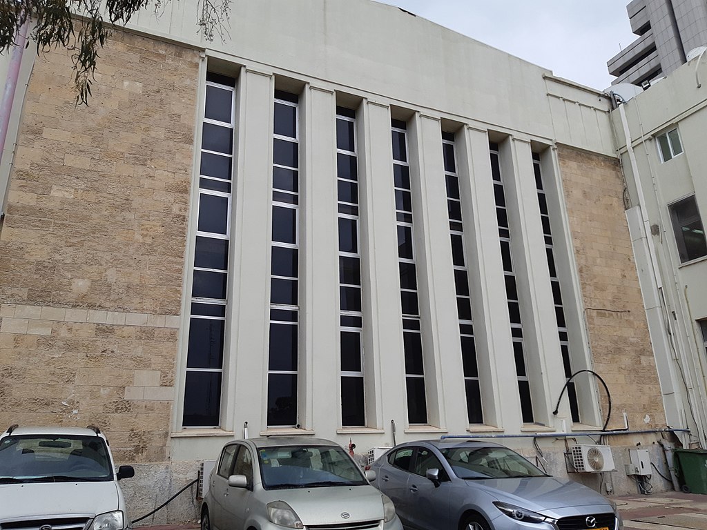 23 1024px-Tel_Aviv_old_power_station_-_east_side_1.jpg