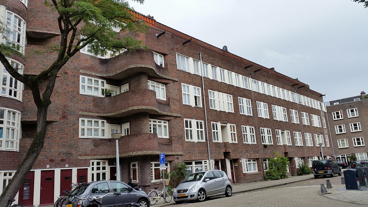 23 1280px-Holendrechtstraat_37-47_(1).jpg
