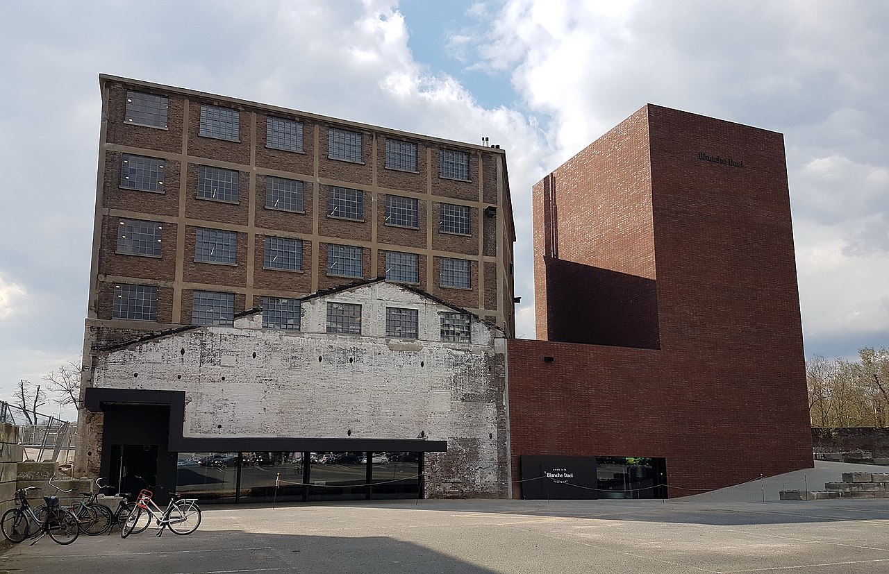 23Maastricht,_Sphinxterrein,_Brikkenbouw,_2021_(1).jpg