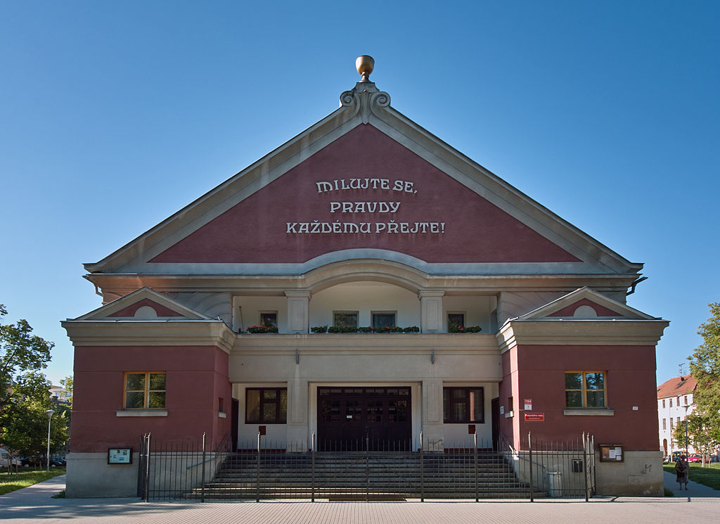 24 1024px-Husův_sbor_(České_Budějovice)_04.jpg