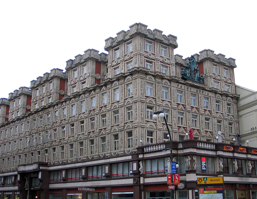 24 CZ_Praha_Palace_Adria.JPG
