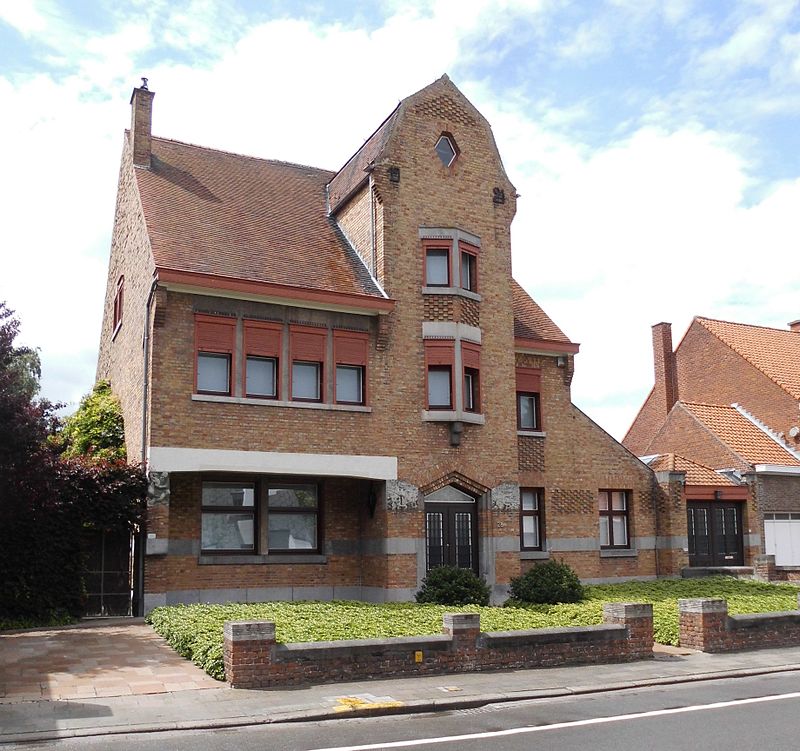 24 Dokterswoning_in_art_deco_met_garage_-_Sint-Eloois-Winkel.jpg