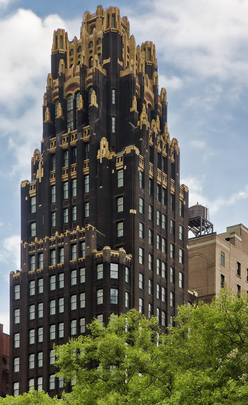 24 NYC_-_American_Radiator_Building.jpg