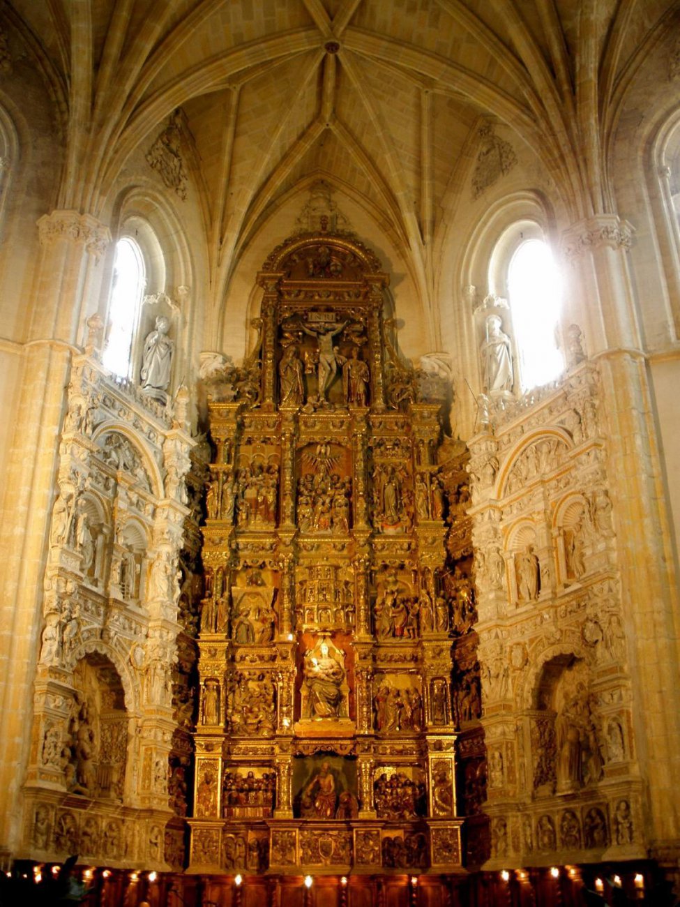 24575-Segovia_-_Real_Monasterio_de_Santa_Maria_del_Parral_26.jpg