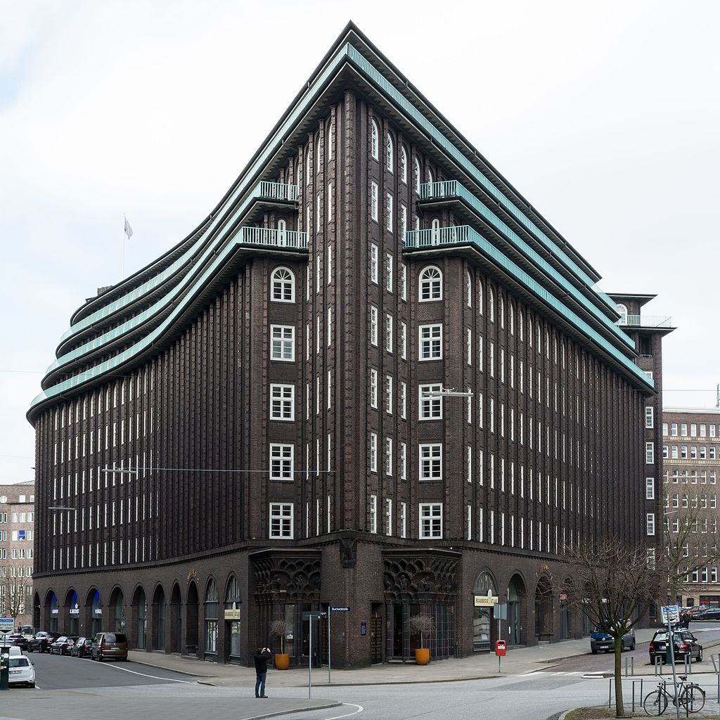 24Chilehaus_(Hamburg-Altstadt).Blick_von_Osten.1.29132.ajb.jpg
