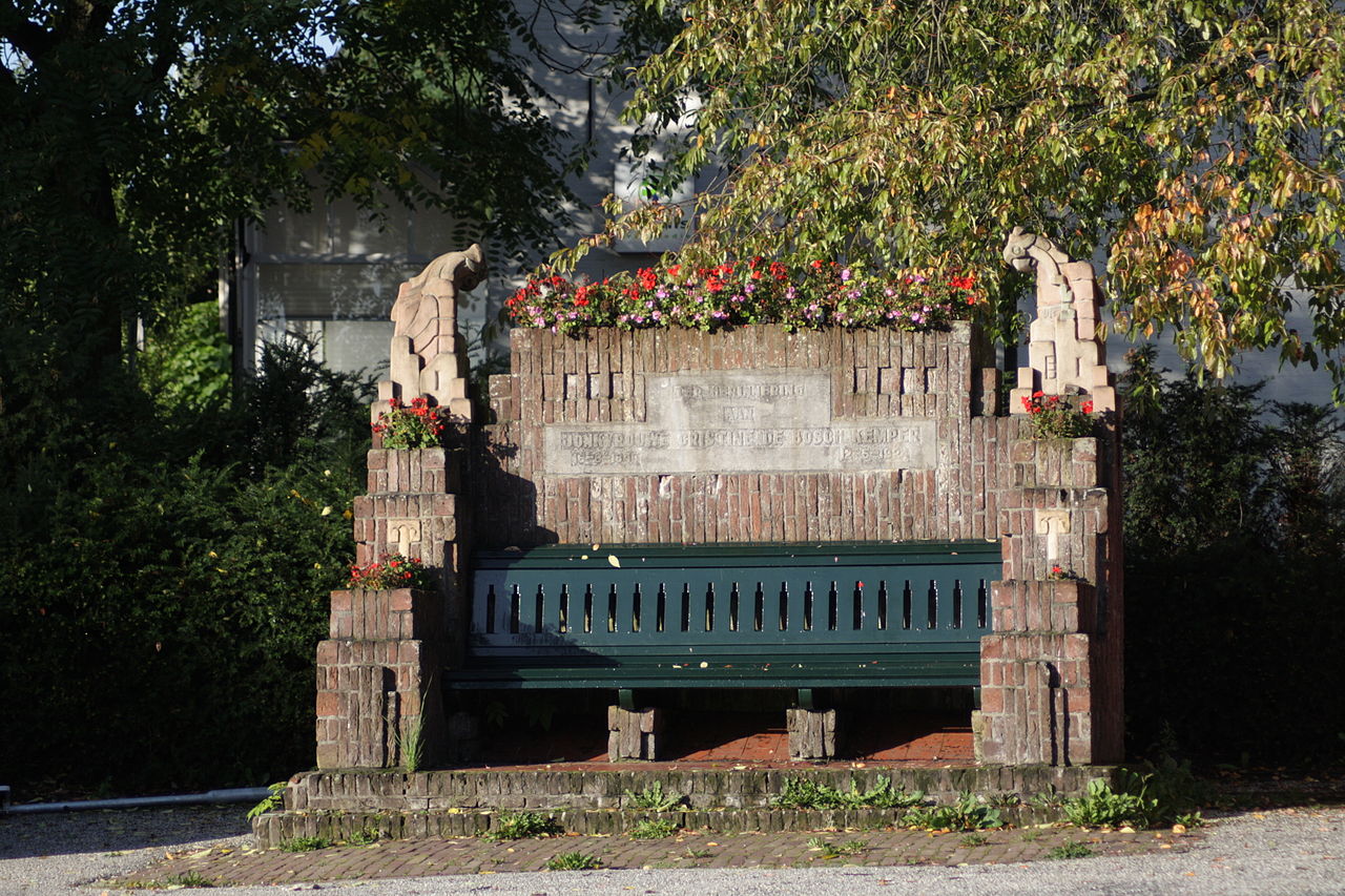 25 1280px-Amersfoort.Utrechtseweg.129.herdenkingsbank-01.jpg