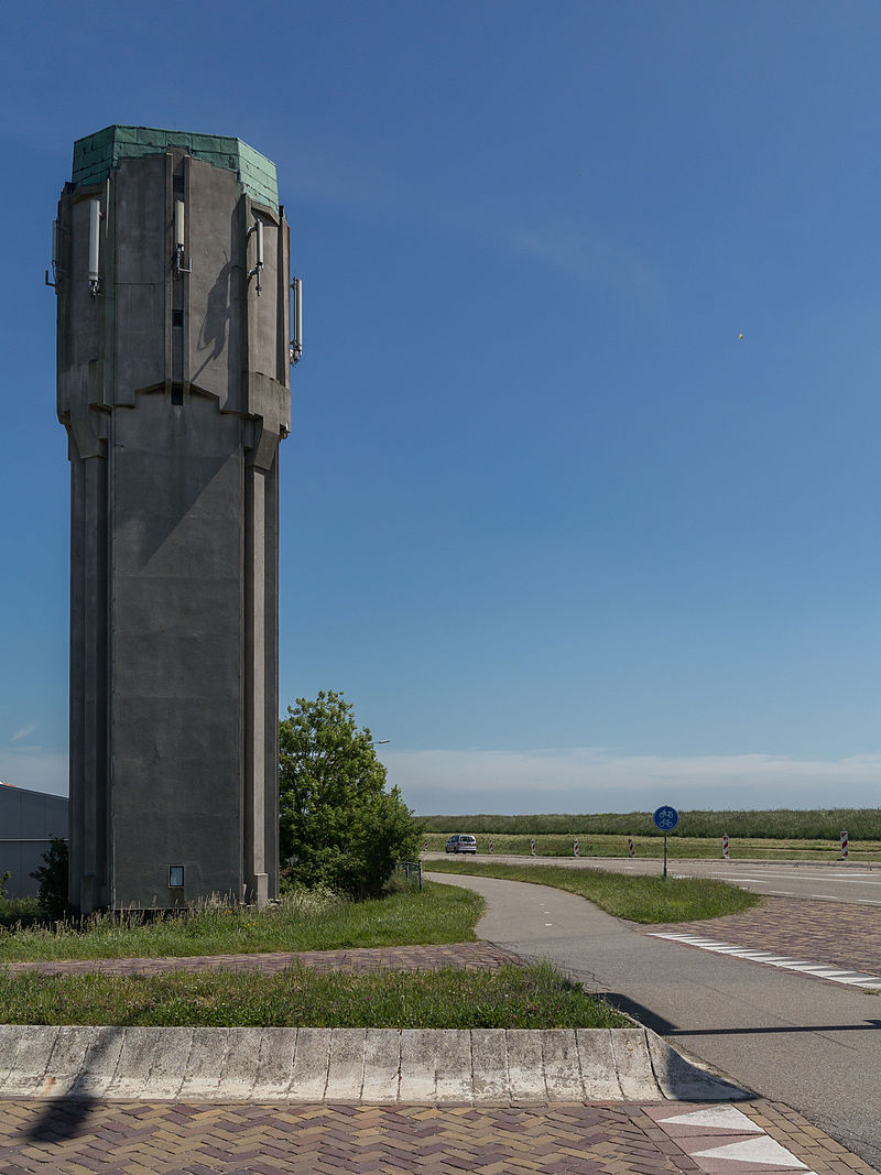 25 800px-Sint_Philipsland,_de_watertoren_foto6_2015-05-24_14.39.jpg