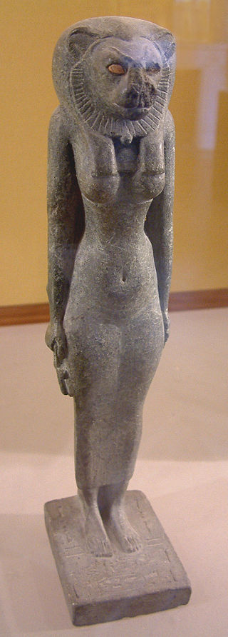 25dinEgypte_louvre_070_statue.jpg