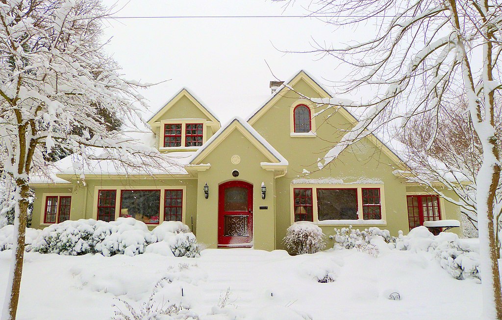 26 2700_NE_Thompson_-_Irvington_HD_-_Portland_Oregon.jpg