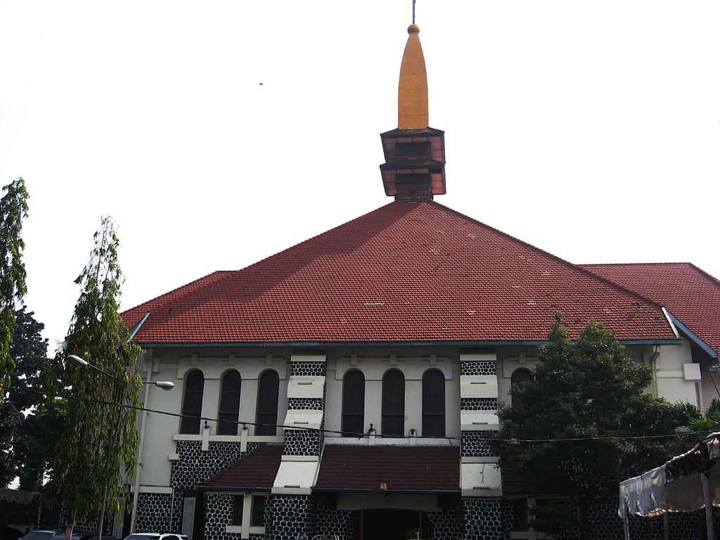 27 индо1024px-Semarang_Cathedral_exterior.jpg