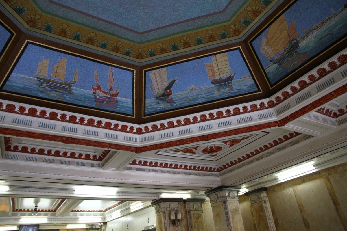 27 шанLobby_ceiling_of_the_Custom_House.jpg