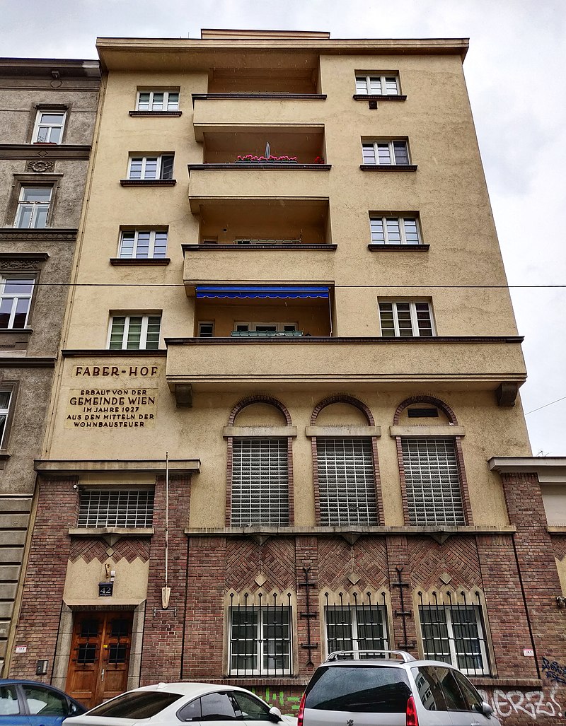27 800px-2020-05-28_Gemeindebau_Faber-Hof_front.jpg