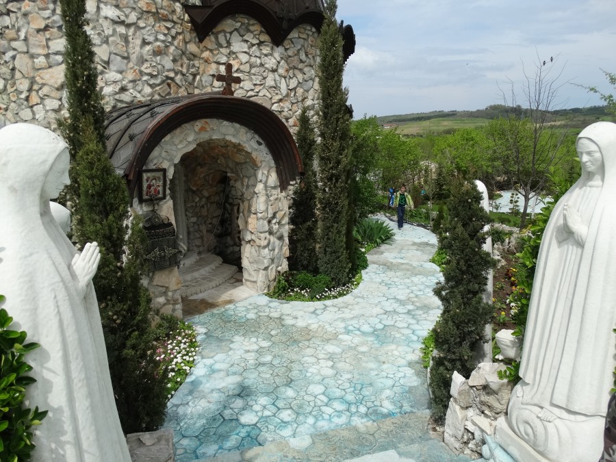 270324_900.jpg