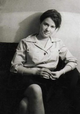 274px-Ulrike_Meinhof_als_junge_Journalistin_(retuschiert).jpg