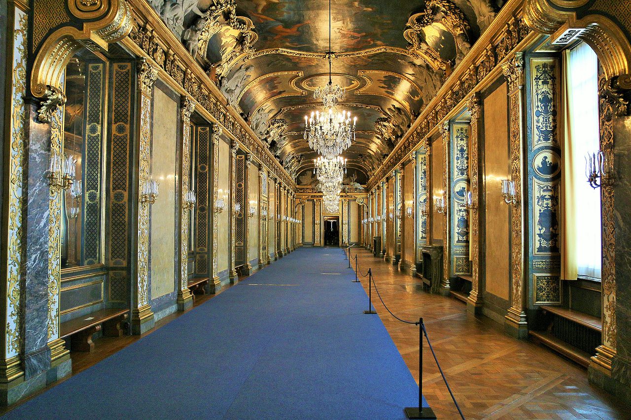 27_gylden_gang_ved_stockholms_slott.JPG