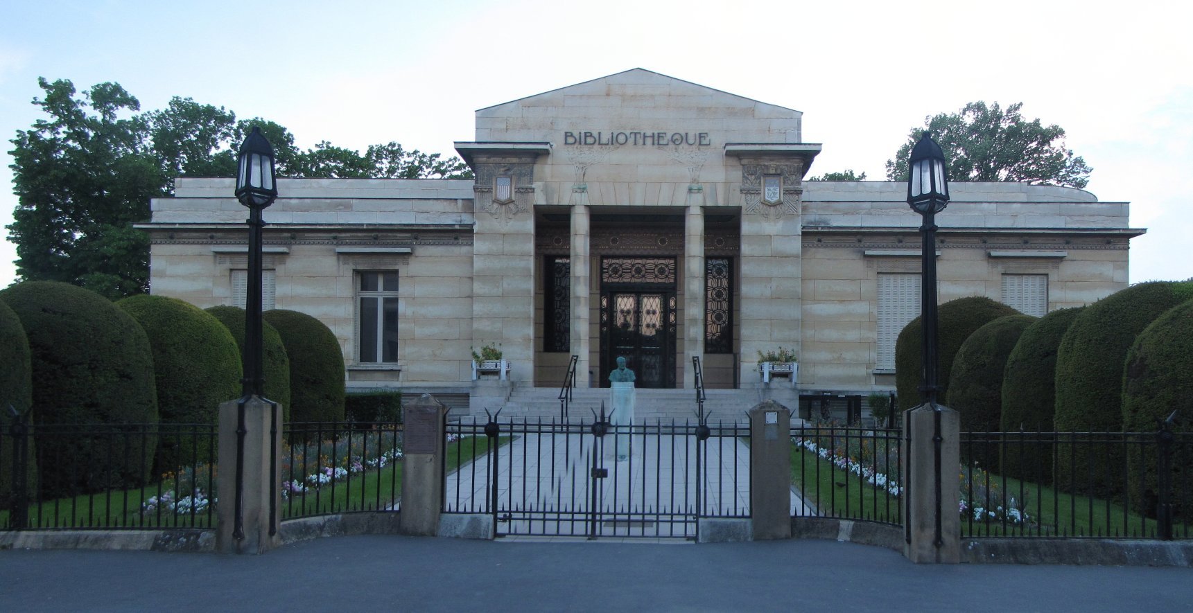27CarnegieLibraryReims-01s.jpg