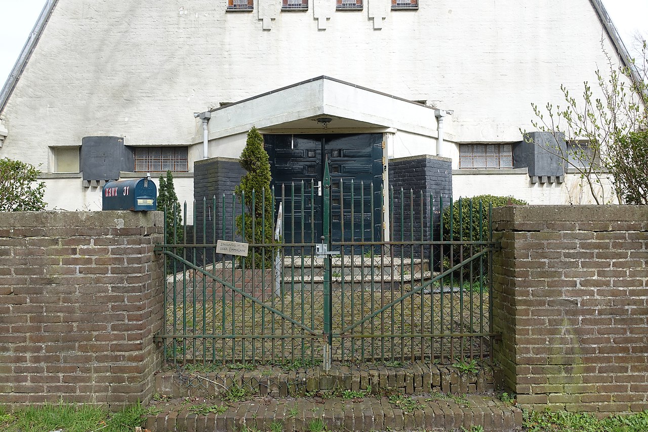 27Witte_Kerkje_Bergen,_hoofdentree.jpg