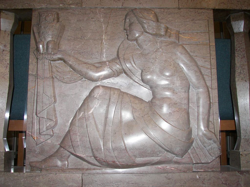 28 1024px-20070124_sejm_detale_budynek_k_kobieta_z_sowa.jpg