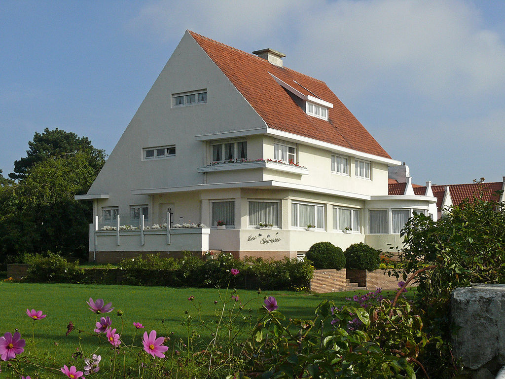 28 1024px-Villa__Les_Arondes_,_Prins_Karellaan_11,_'t_Zoute_(Knokke-Heist).jpg