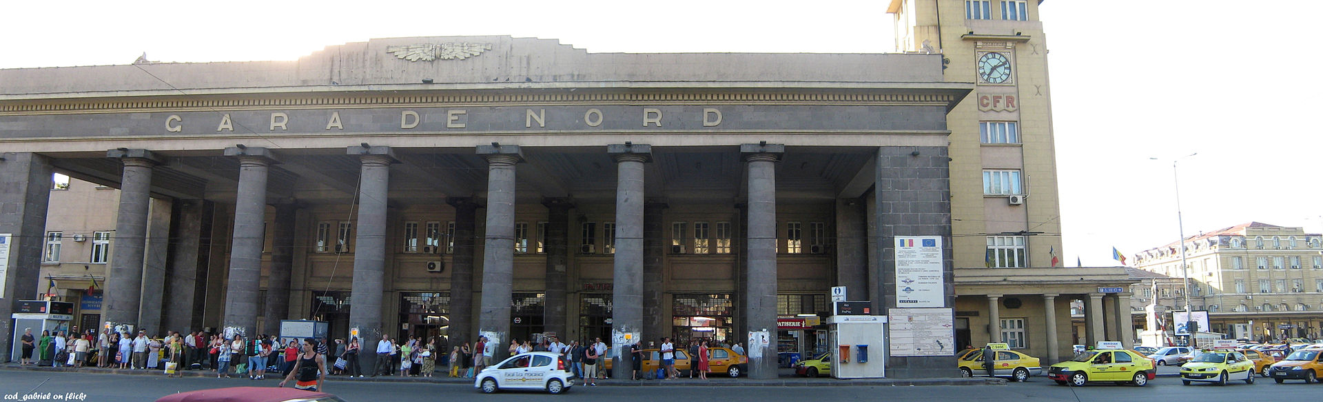 28 1920px-Gara_de_Nord,_Bucuresti_-_panoramic_-b.jpg
