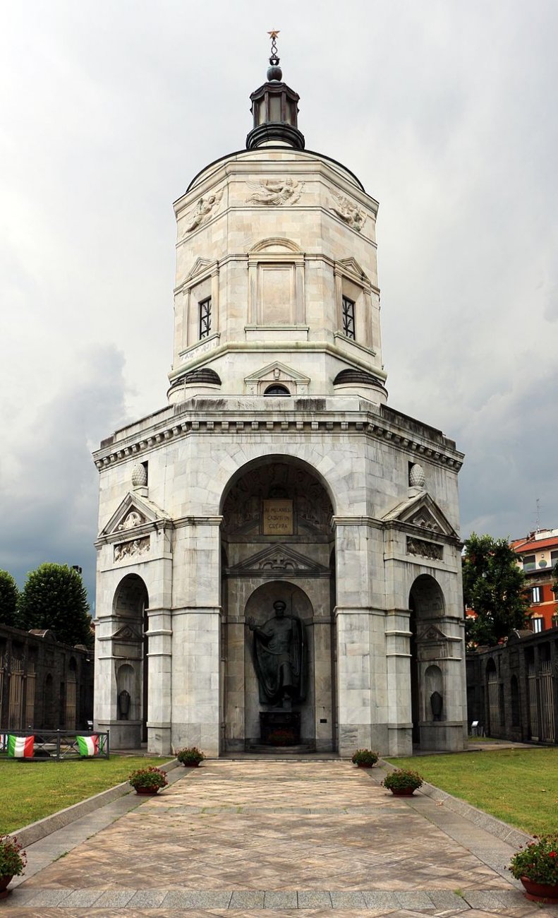 28 Milano,_tempio_della_vittoria,_01.jpg