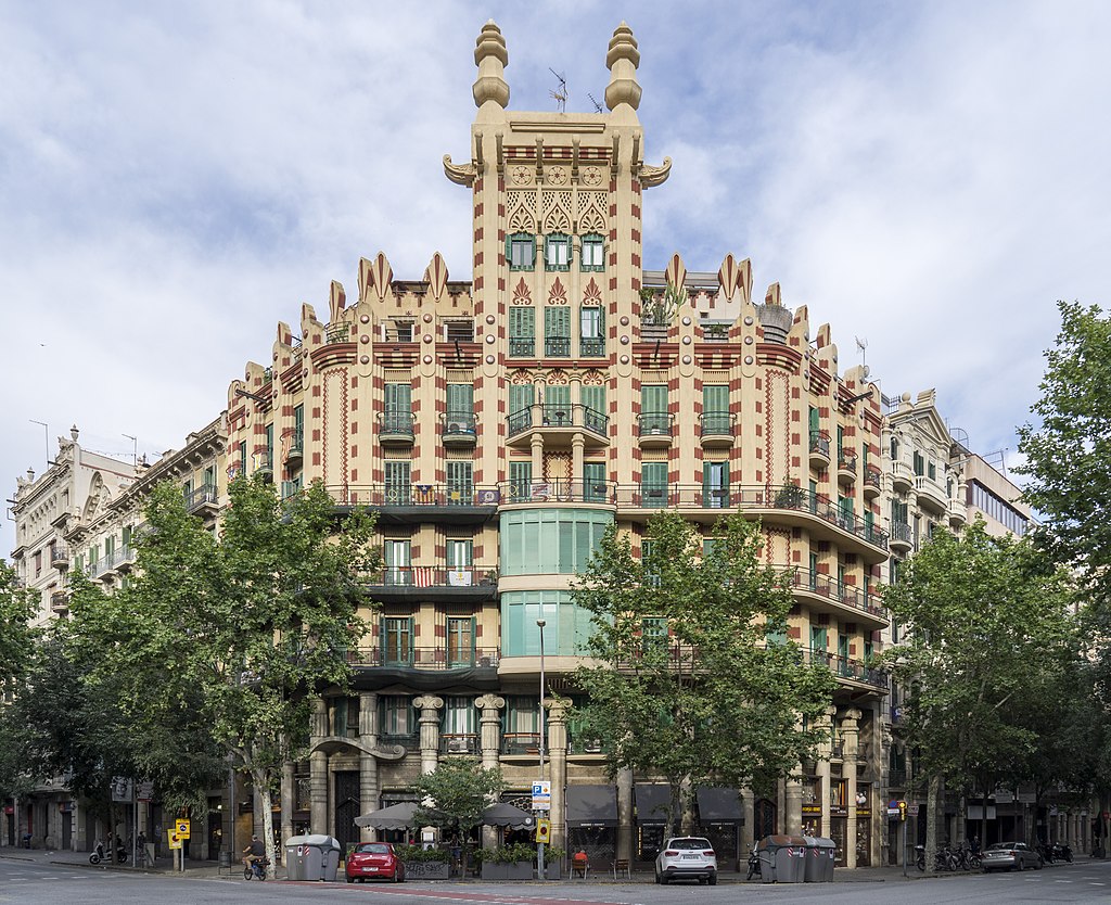 29 1024px-Casa_Ferran_Guardiola,_Barcelona.jpg