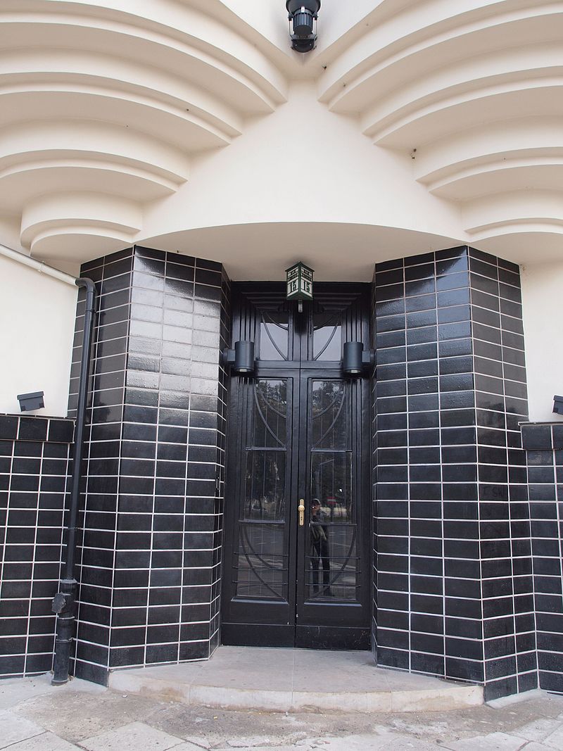 29 800px-House_of_the_Jagiellonian_University_Professors_03.jpg