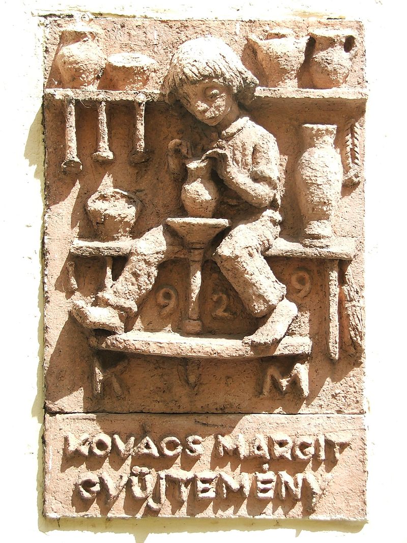 29 800px-MargitKovacs.jpg