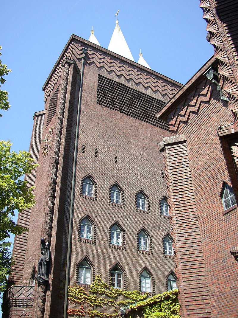 29-Kreuzkirche_Turm_mittags.jpg
