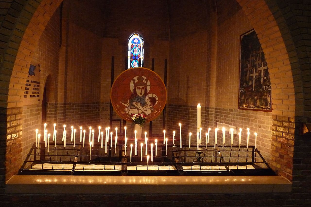 29Martelaren_van_Gorcumkerk_(Amsterdam)._Interieur._Mariakapel.jpg