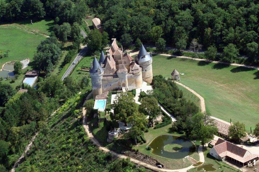 2b36ebd572_50078717_ch-teaux-de-bannes-dordogne.jpg