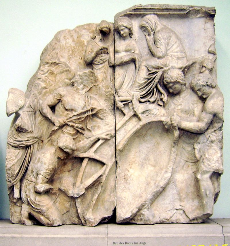 2Pergamon_Altar_-_Telephus_frieze_-_panel_4–6.jpg